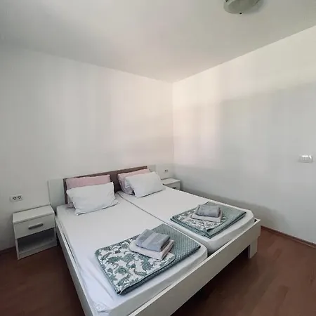 Busija Apartment *